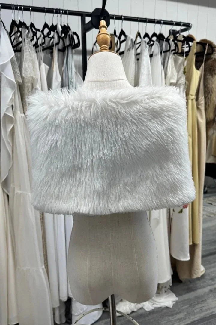 Nemo+Bridal+%26+Couture+-+Queenstown+Faux+Fur+Hire+-+Faux+11-2+Large.jpg
