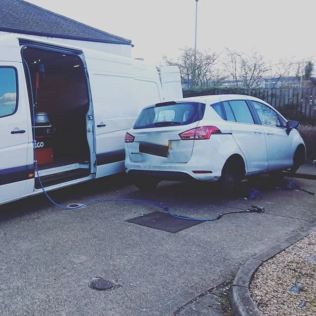Stuck at the petrol station 2 new tyres
CALL NOW 07552161176
#tyres #emergencycallout #breakdown #sameday #tyrereplacement 
#mobiletyrefitting #london #puncturerepair #flattyre 
#wheelbalancing #home #work #newtyres #tyreshop