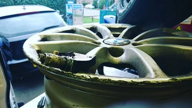 Rust builds up on metal sensor valves and they becomes brittle. We had to replace the valvue with a temporary rubber valve when changing a tyre on a call out. check and clean yours regularly to keep them healthy.

CALL NOW 07552161176
#tyres #emergen