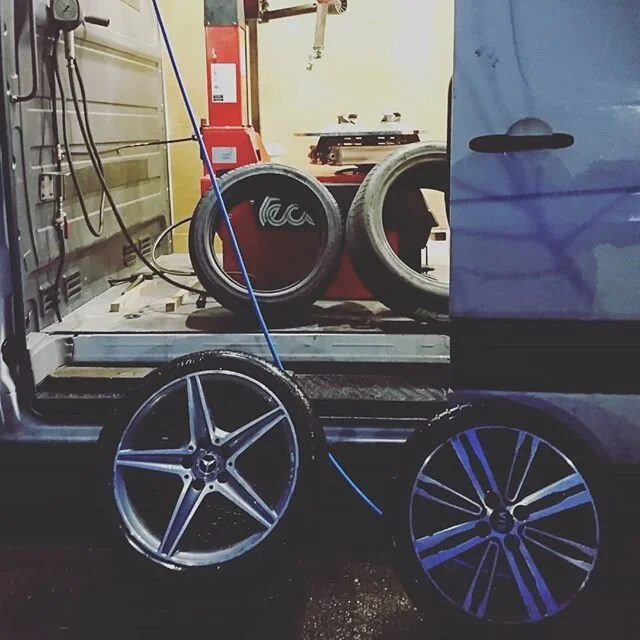 2 TYRES LATE NIGHT CALL OUT 
CALL NOW 07552161176
#tyres #emergencycallout #breakdown #sameday #tyrereplacement 
#mobiletyrefitting #london #puncturerepair #flattyre 
#wheelbalancing #home #work #newtyres #tyreshop