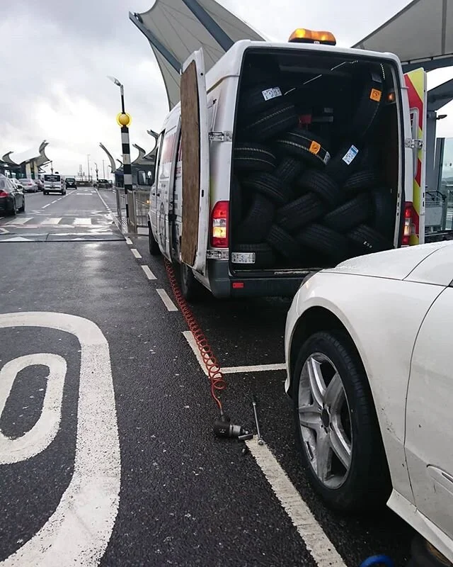 1 tyre replacement at #HEATHROWterminal5
#hounslow #flattyre #mobiletyrefitting 
#mobiletyresandwheels #mobiletyres 
#puntcture #emergencycallout #breakdown
Follow our social media for more updates
Inst/fb - mobiletyresandwheels
Call now for a quote 