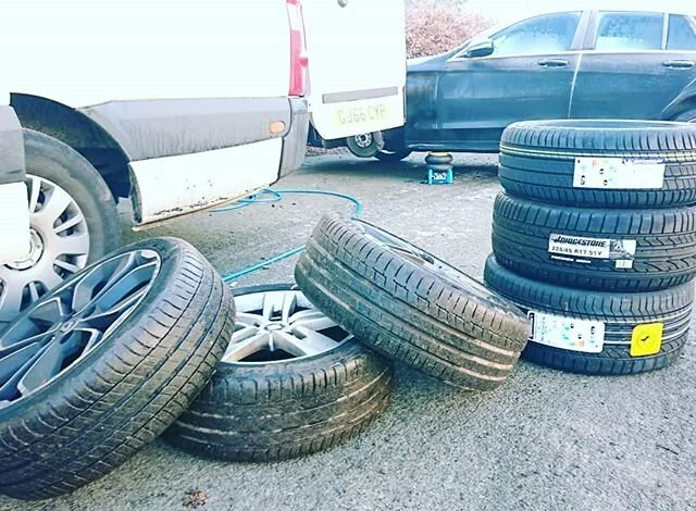 Michelin Bridgstone Continental 3 tyres 3 cars good morning! #stayhome we come to you

CALL NOW 07552161176
#tyres #emergencycallout #breakdown #sameday #tyrereplacement 
#mobiletyrefitting #london #puncturerepair #flattyre 
#wheelbalancing #home #wo