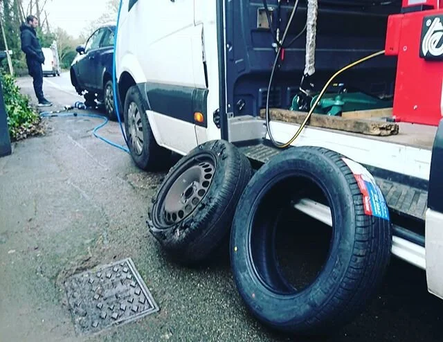 #lowpressurecausesblowouts
Check your tyre pressures regularly in order to avoid excess wear and dangerous blow outs.
CALL NOW 07552161176
#tyres #emergencycallout #breakdown #sameday #tyrereplacement 
#mobiletyrefitting #london #puncturerepair #flat