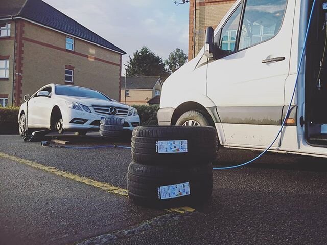 2 NEW TYRES ON THIS #mercedes CALL NOW 07552161176
#tyres #emergencycallout #breakdown #sameday #tyrereplacement 
#mobiletyrefitting #london #puncturerepair #flattyre 
#wheelbalancing #home #work #newtyres #tyreshop