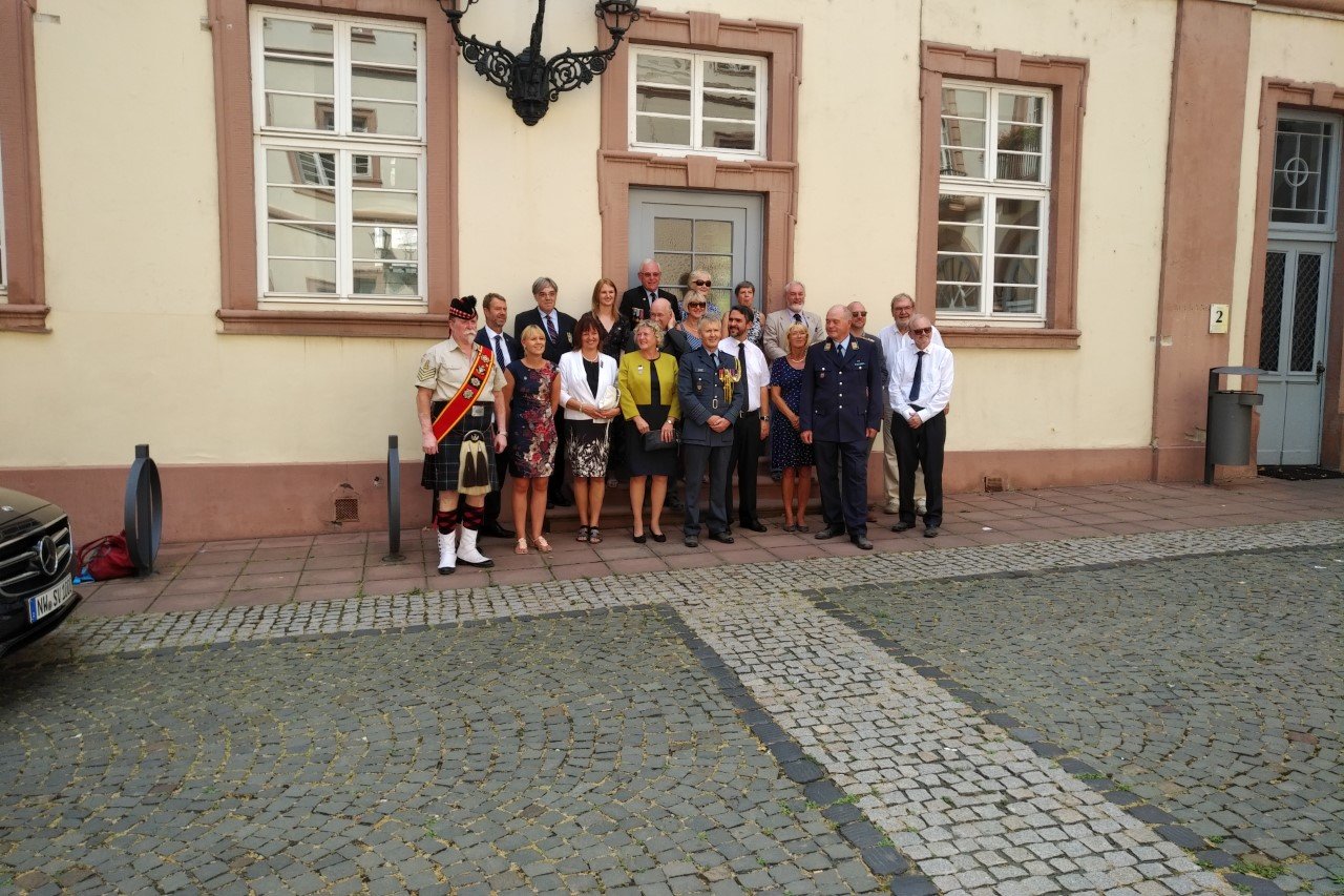 Families of the Crew with Ober-Bergermeister (Lord Mayor) of Neustadt