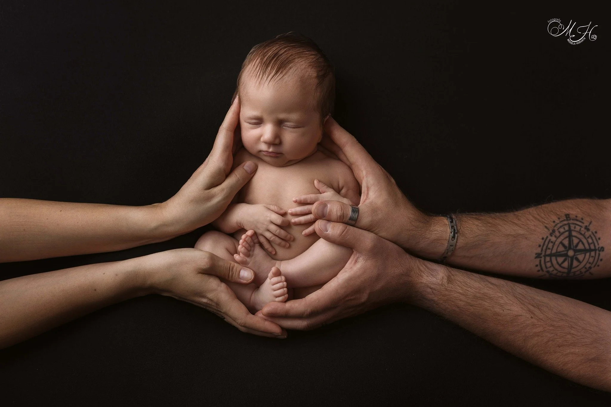 Prima l&rsquo;attesa,
poi l&rsquo;amore che prende forma 🤍

Qualche mese fa fotografavo una pancia che custodiva sogni, poi, tra le mani, c&rsquo;&egrave; quel sogno diventato realt&agrave;.

Accompagnare una mamma dalla gravidanza ai primi giorni d