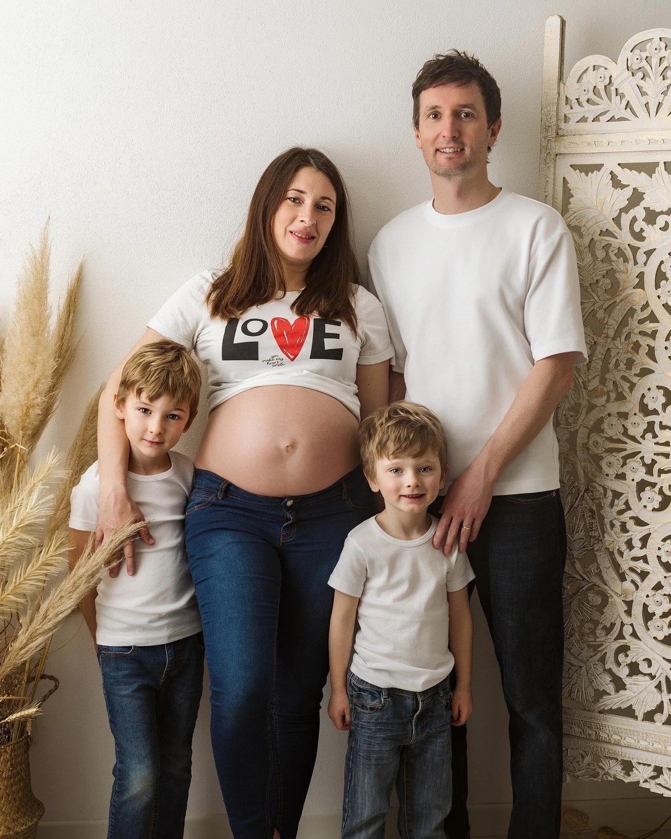 A volte la bellezza sta tutta nella semplicit&agrave; 🤍

Questa splendida famiglia &egrave; in attesa del loro terzo figlio.
Un nuovo piccolo grande capitolo che si aggiunge a una storia gi&agrave; piena d&rsquo;amore.
Hanno scelto di regalarsi un r