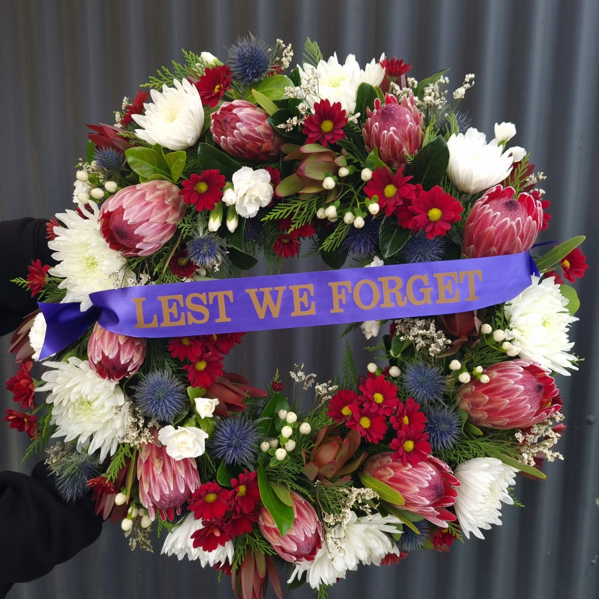 Orders for Anzac Day Wreaths are due by the end of this week 🌹

It's always a privilege to create these beautiful statement pieces in honour of Anzac Day. Available in gorgeous natives or in your preference of colours and style. 

Place your order f