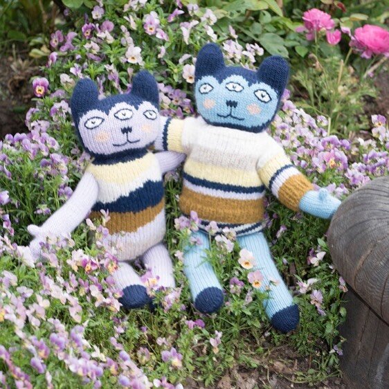 Do you remember these cuties? Three Eyed Teddy and Teddy Sweater is now available in English - find the pattern via link in bio 🐨  #threeeyedteddy #lauradalgaard #thevalley