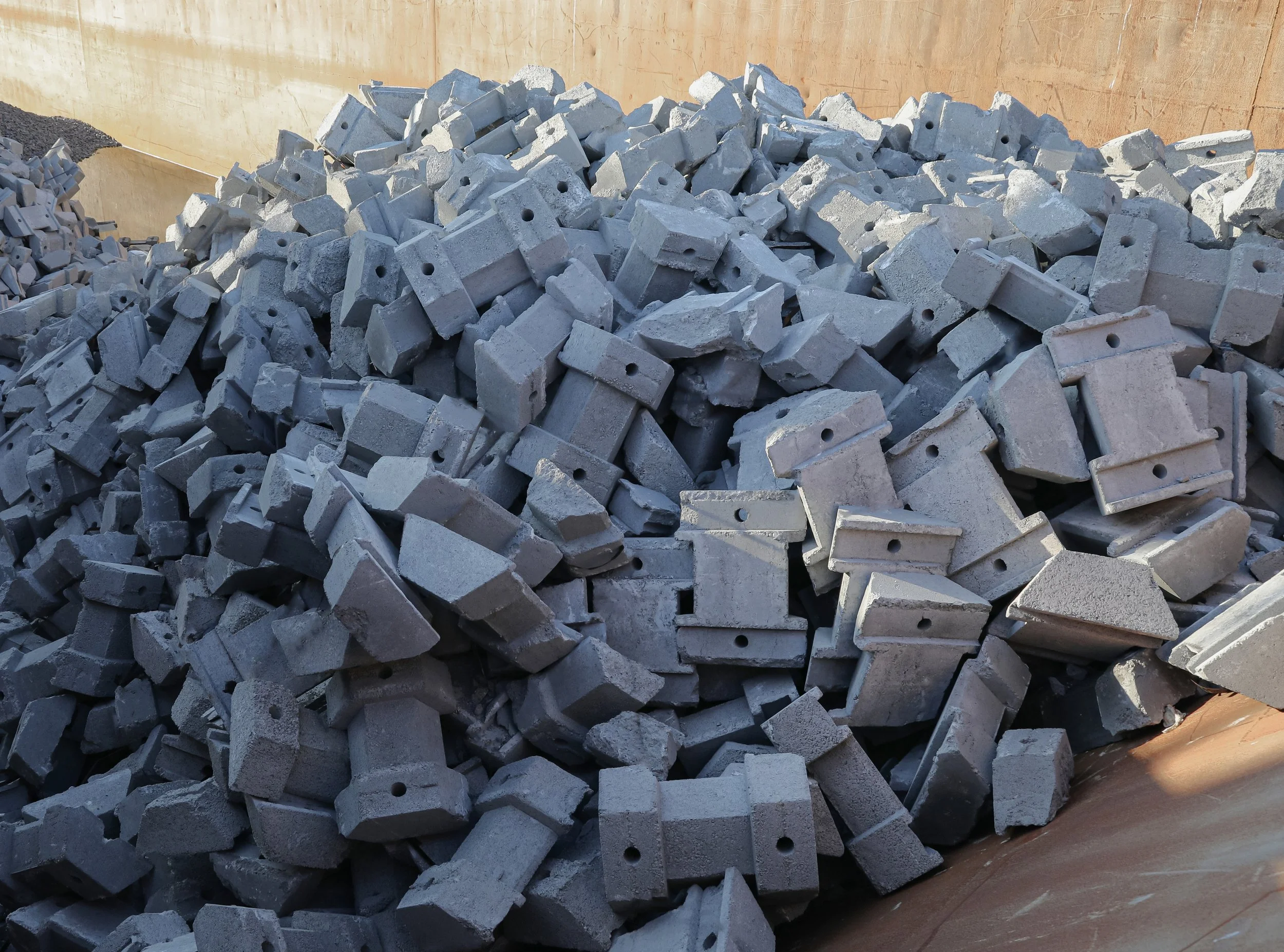 ECOncrete Droplock Barge 8.JPG