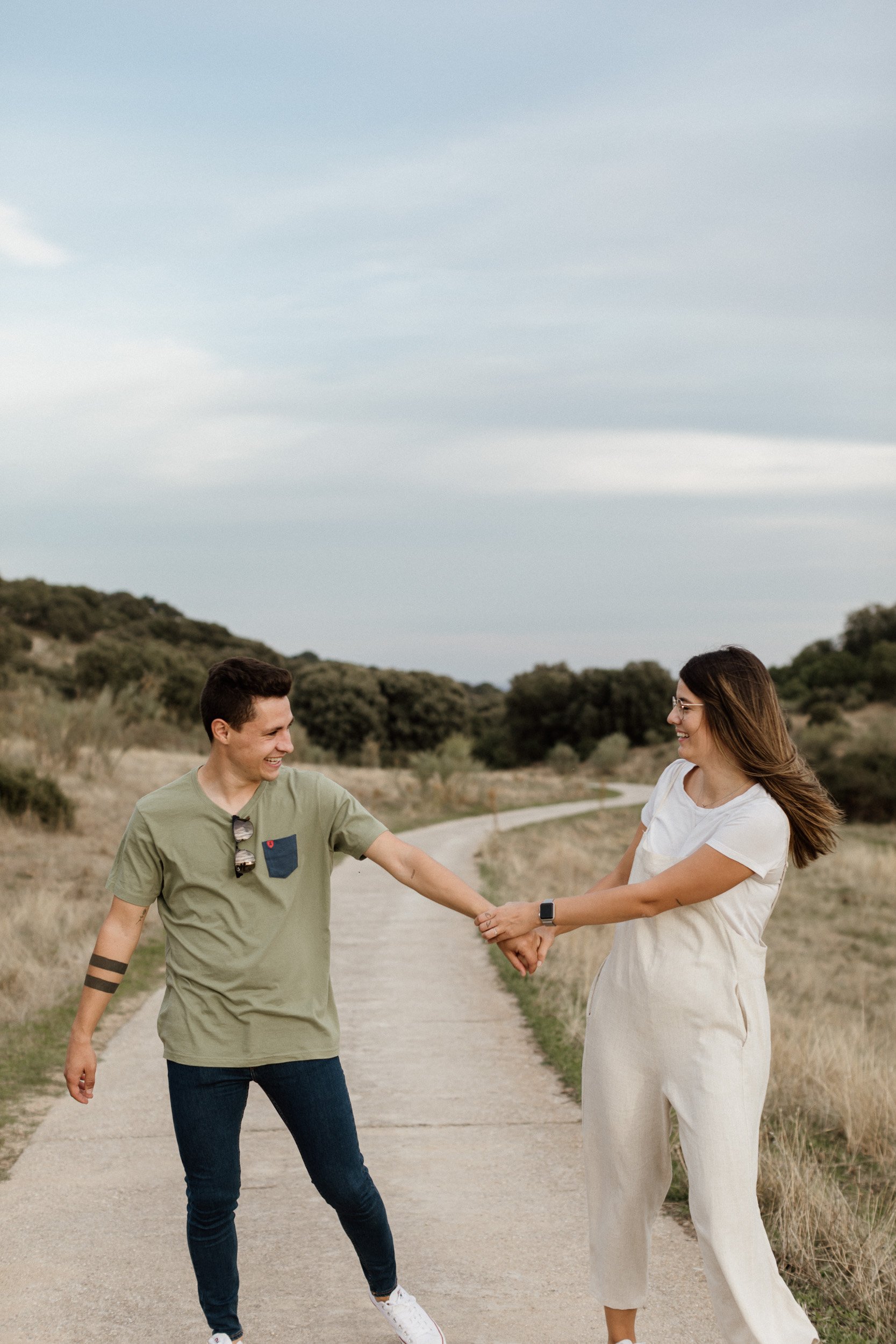 sesion de pareja en la naturaleza