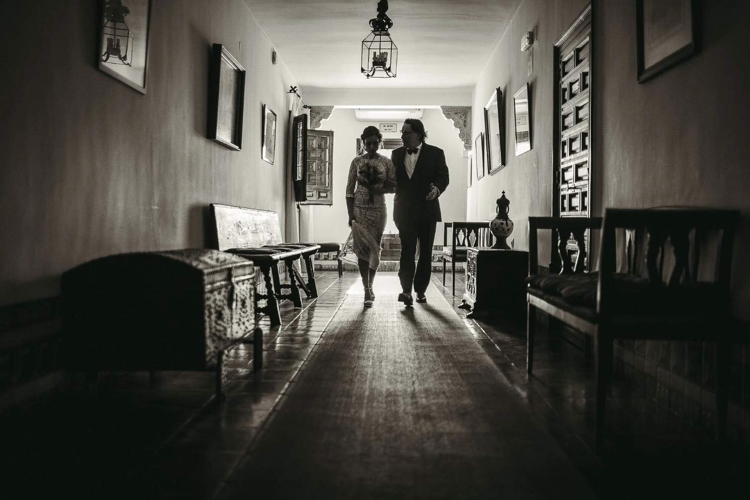 Boda en la Hacienda del Cardenal la novia va hacia el altar