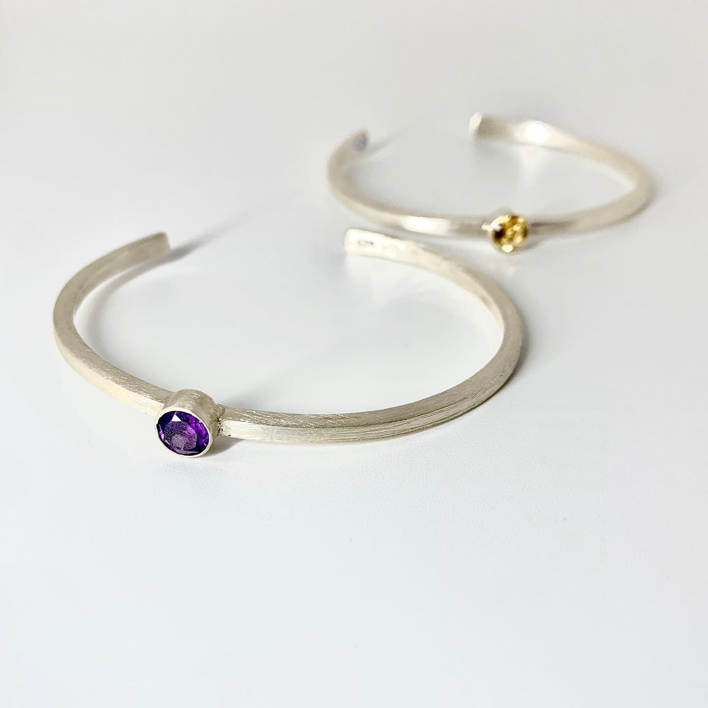 Asymmetric sterling cuff with 6mm Amethyst or Citrine🌿 Shop link in bio #minimalist #goodjuju