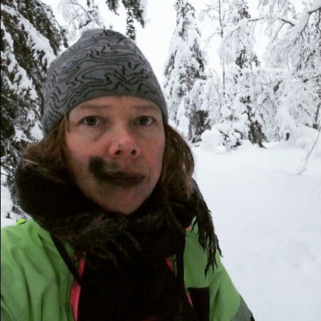 Anna Jaaniste in 2015, spent five days alone in an unpowered forest cabin in Lapland, and hence lots of fire tending. She decided to take a selfie in all that beautiful white snow, then saw the image of herself... #tinyfailures #museumoftinyfailures 