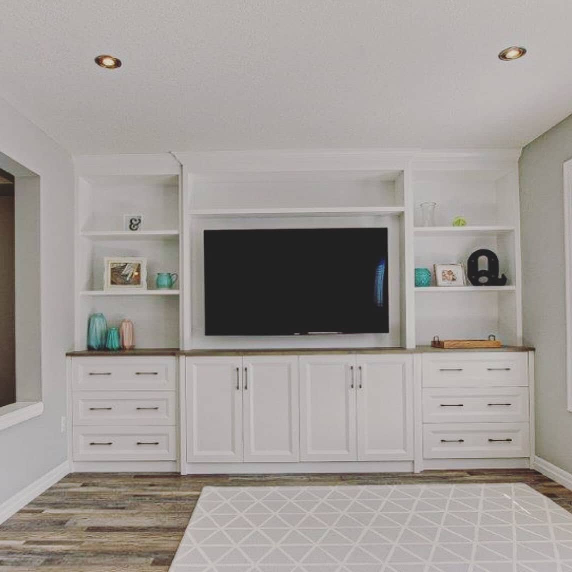 One of our favourite built ins. Functional recrooms are key with keeping child clutter down and still having a beautiful living space.
#renovations #london #woodworking #lovewhatyoudo #cabinetry