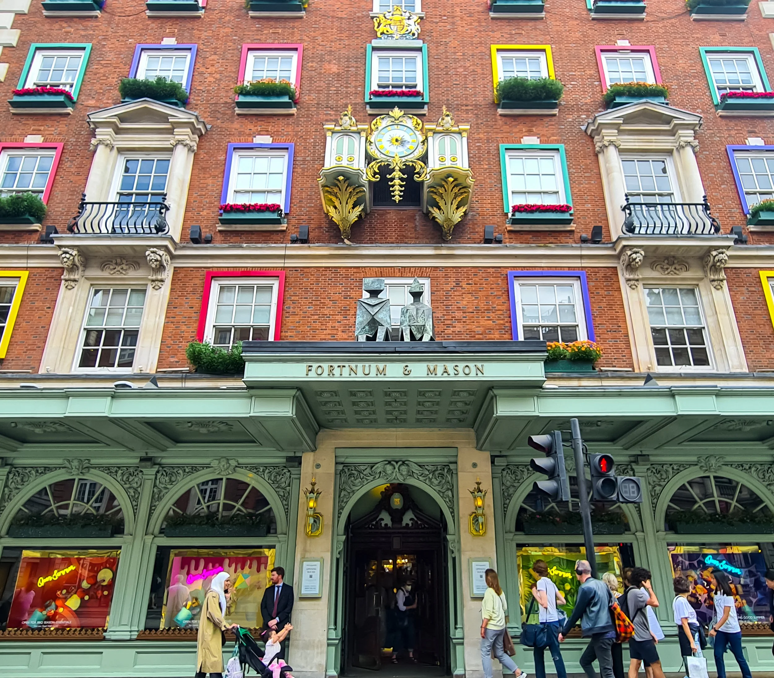 The Ultimate Guide to Shopping in Piccadilly Circus — Zedwell