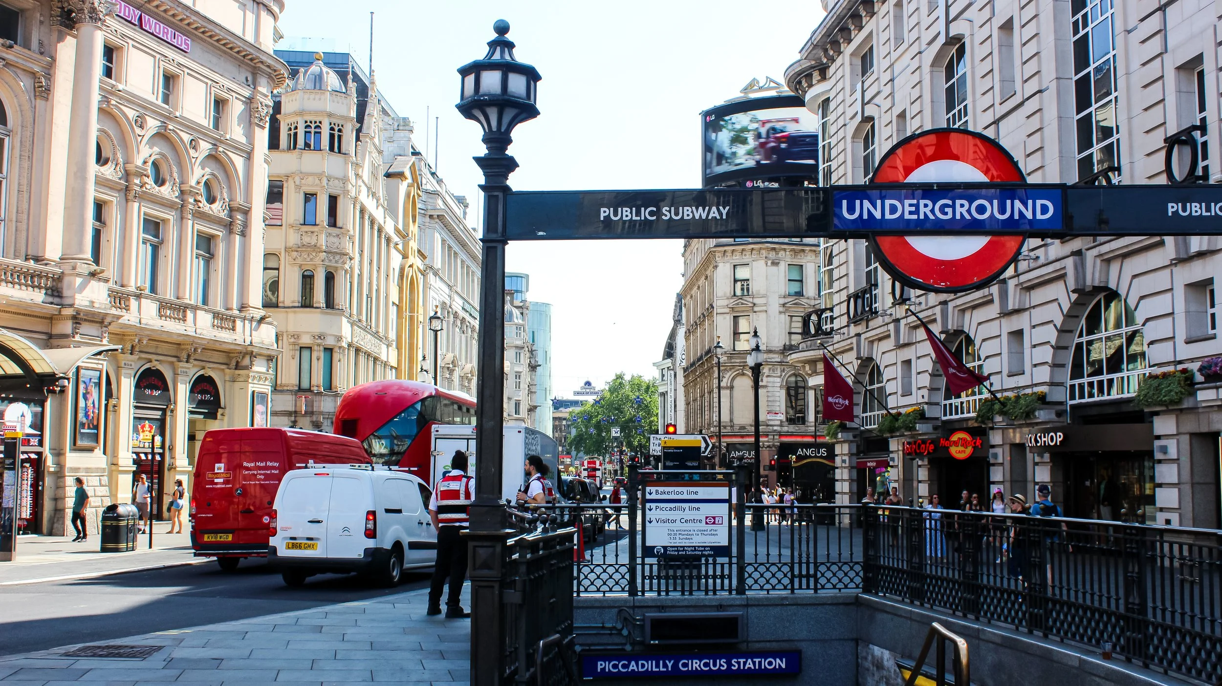 The Ultimate Guide to Shopping in Piccadilly Circus — Zedwell