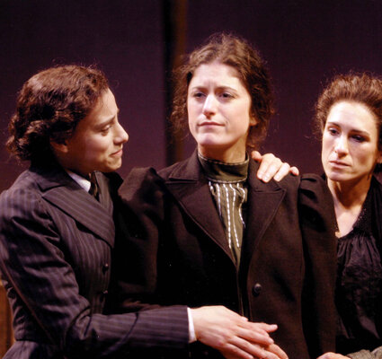 THREE SISTERS (2005)
