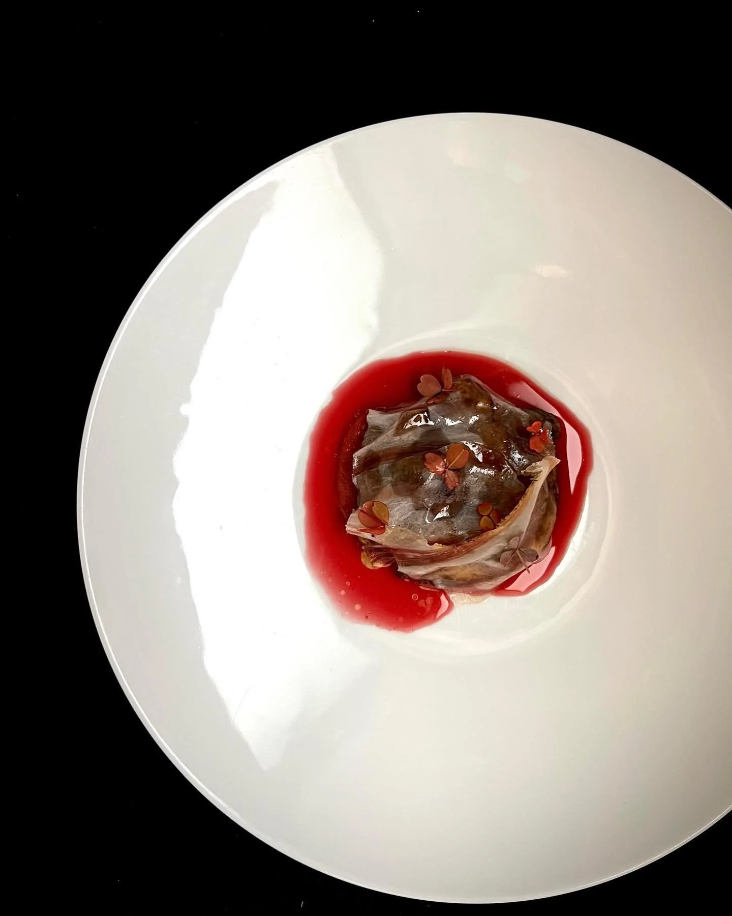 ⠀
EEKHOORNTJESBROOD - RODE BIET - GUANCIALE⠀
⠀
&bull; ⠀
⠀
PORCINI - BEETROOT - GUANCIALE