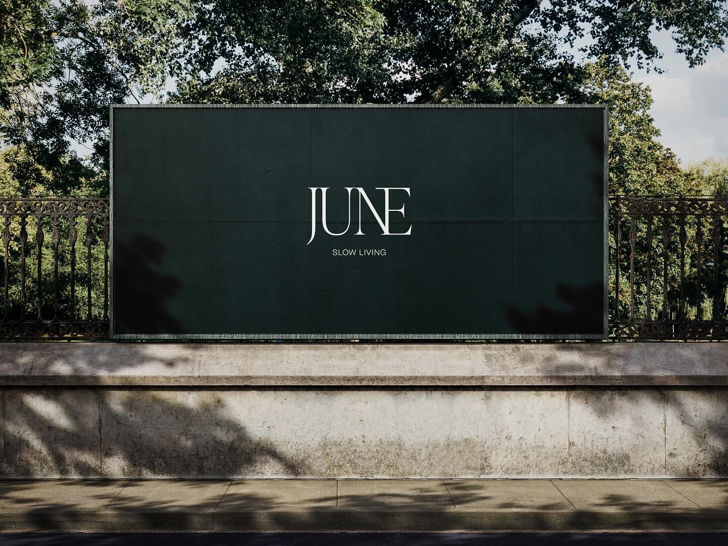 From brochures to site signage, we&rsquo;ve curated every detail for @landmarx.be June project in Putte. As their trusted partner, we oversee all aspects of art direction, ensuring every element reflects luxury and exclusivity. Elevate your developme