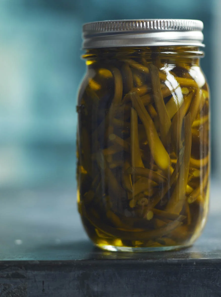 Zolle Sott'Olio (Pickled Garlic Scapes)