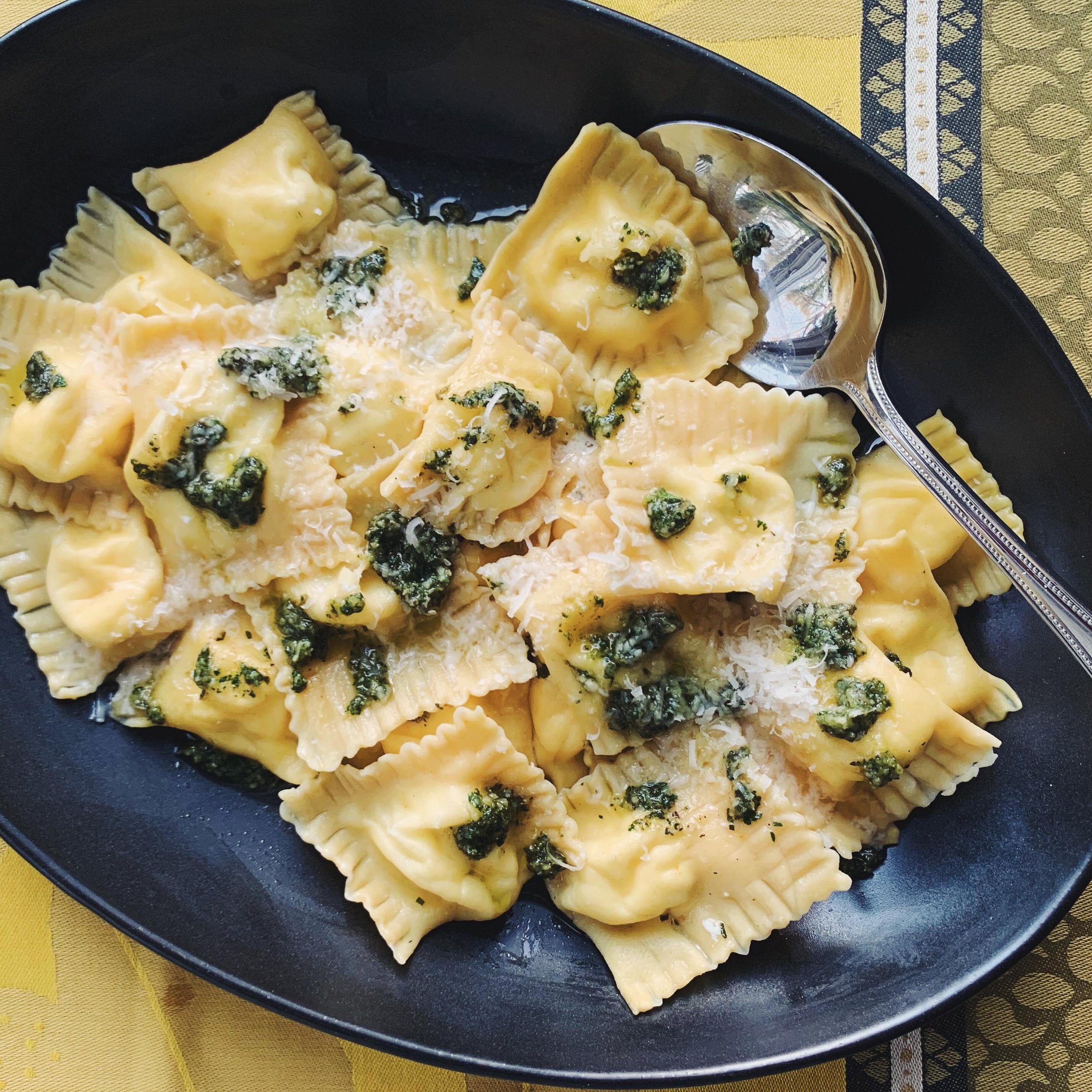 Happy to have found some of @nickvance_birds ricotta ravioli in the freezer. We enjoyed them last night for dinner, dressed with a spring herb pesto 🌿 
.
.
.
#ravioli #raviolidiricotta #raviolifattiincasa #raviolifattiincasa #pestodierbe #herbpesto 