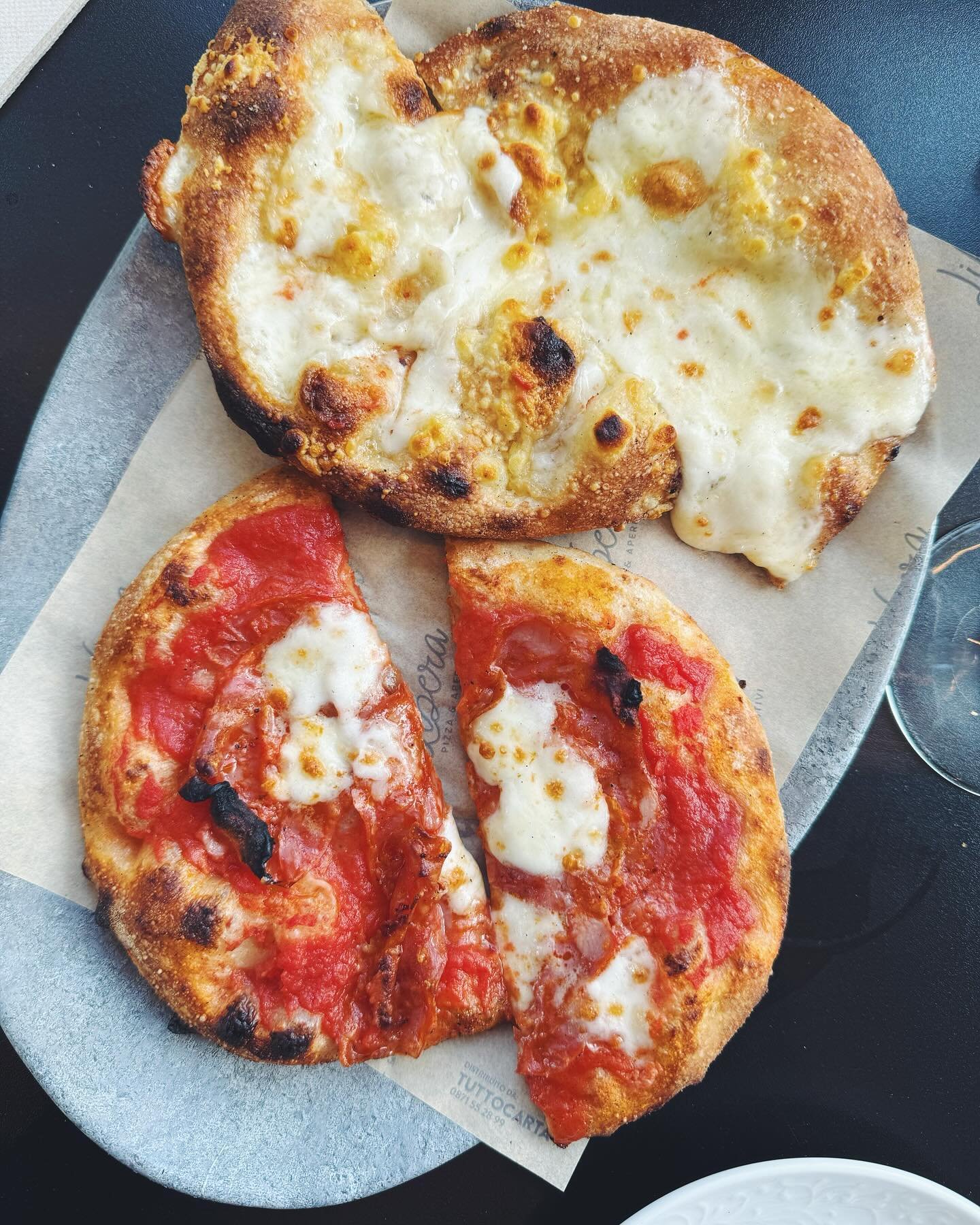 Pizza 🍕 from our local spot in Penne, @liberapizzapenne:

1. Pastorella (mixed Abruzzo cheeses) and Piccante d&rsquo;Abruzzo (tomato, fiordilatte, ventricina piccante) ❤️🇮🇹

2. Voltigno (tomato, fiordilatte, sausage, mushrooms, olives); Alicetta (