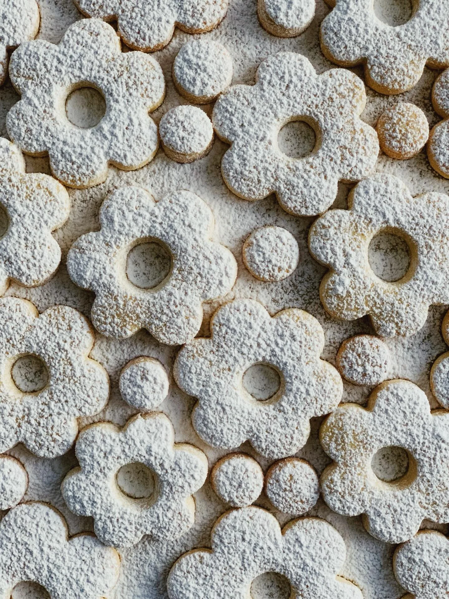 The debut of ITALIAN COOKIES is just two ✌️ weeks away! Here are some iPhone shots I took during the recipe testing phase of the book to whet your appetite 🥳
.
Which is your favorite?
1. Canestrelletti di Torriglia
2. Frollini al Farro
3. Girandole
