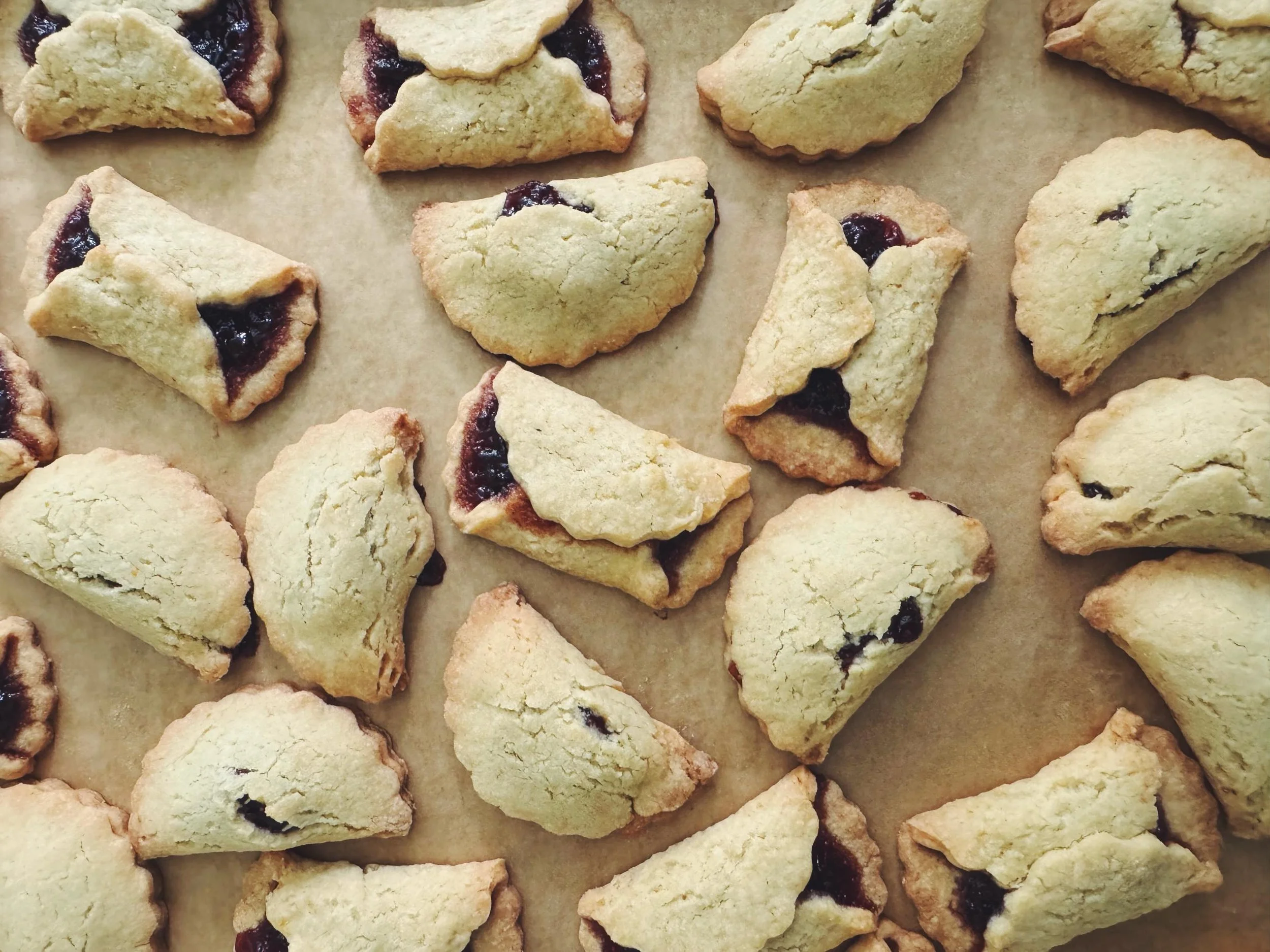PORTLAND, ME: If you&rsquo;re planning on joining me at @print.bookstore&rsquo;s Italian Cookies event this Thursday, you are in for a treat! I&rsquo;ll be in conversation with James Beard Award winning writer @kathygunst talking about the research t
