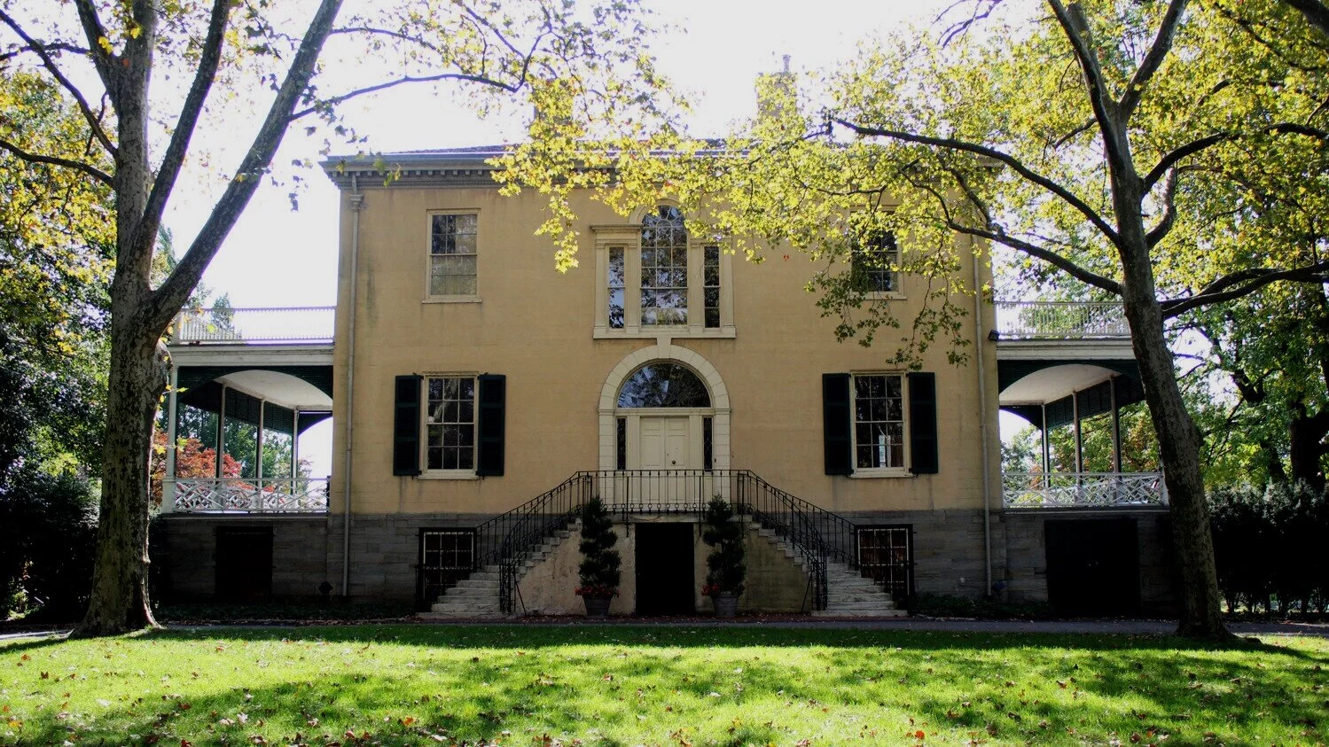 Lemon_Hill_Mansion_20121013_6097%5Bresized%5D-1.jpg