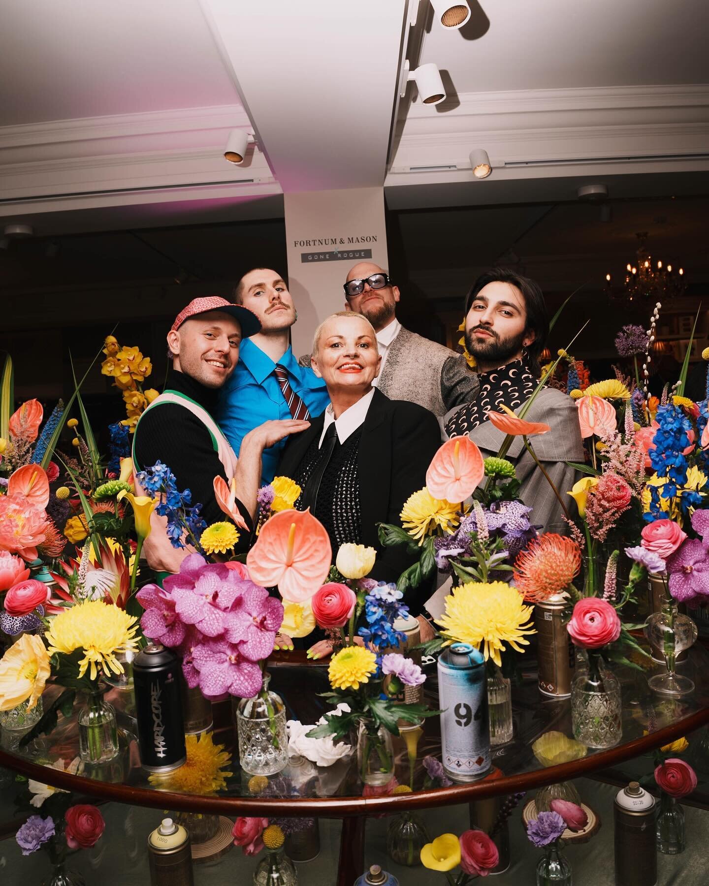 FORTNUMS FUN! From our collaboration event last week with @fortnums to launch our LIVE auction online with @theauctioncollective and @centrepointuk 

Auction link is in our bio! Go and bid.

Event shot by @itsvphoto
Flowers by @elizabethcocozza 
Spec