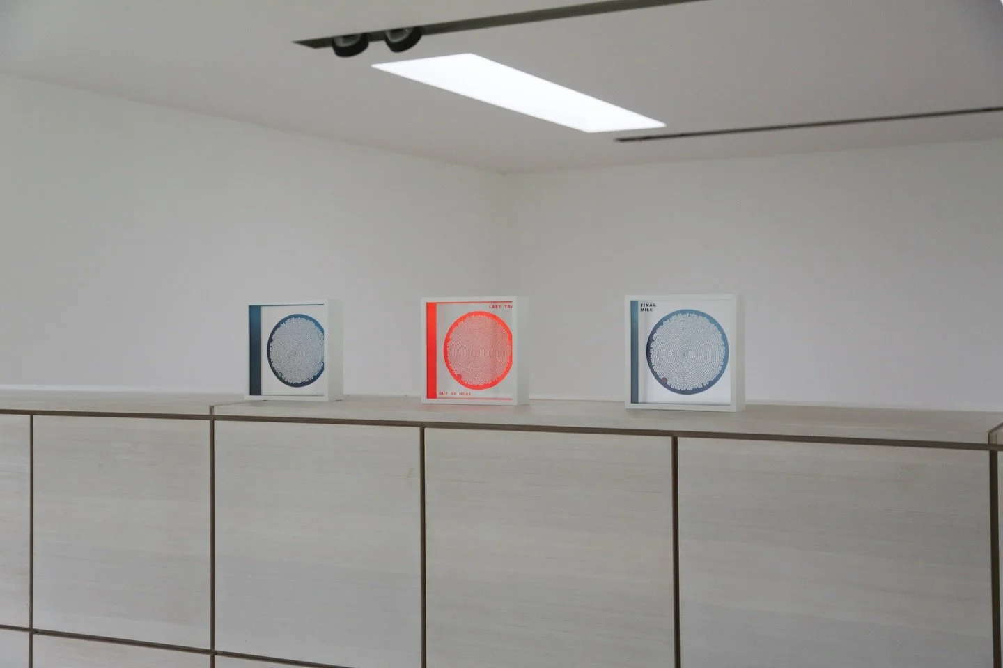 Straight from his Tokyo show we have a new set of mini lines available from paper-cut artist Jr Chuo

LINK IN BIO

21 x 21cm

Framed