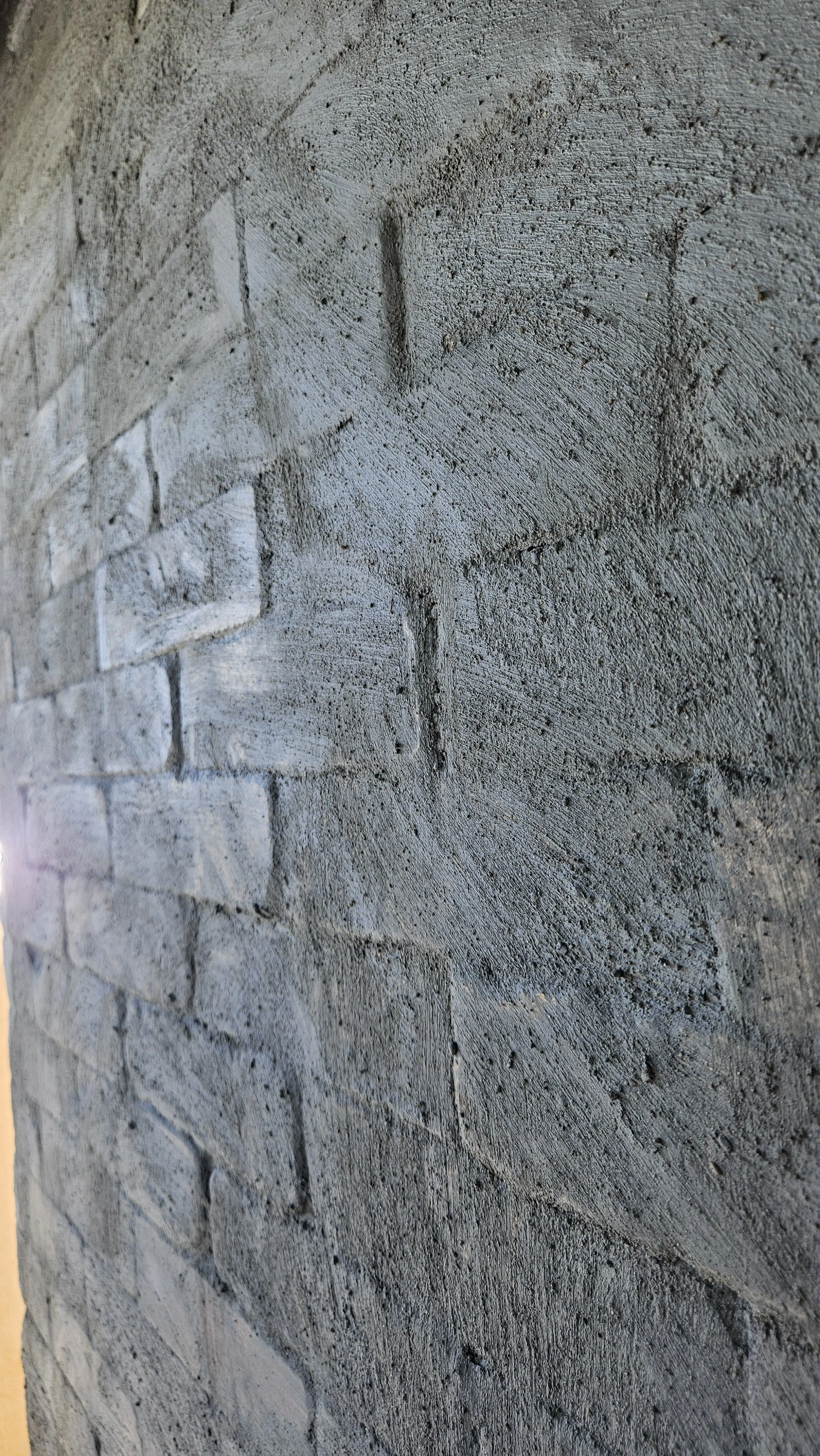 The entire kiln was 'snotted' by sponging on a thin mortar. 