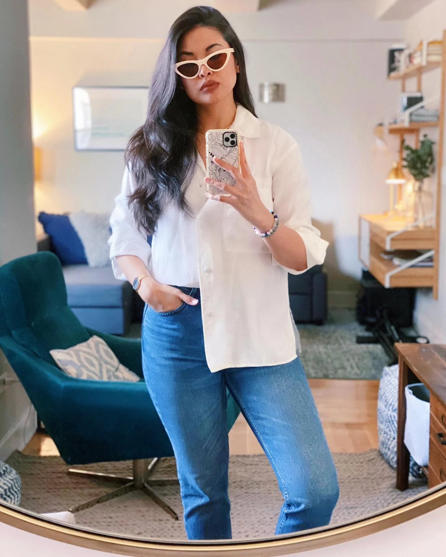 My favorite summer outfit - blue jeans and a white top! Any white top will do - t-shirt, linen button down, or silk cami - you name it, it works! Easy, effortless and super comfy. Tap for outfit details
.
What&rsquo;s your go to summer outfit? Let me