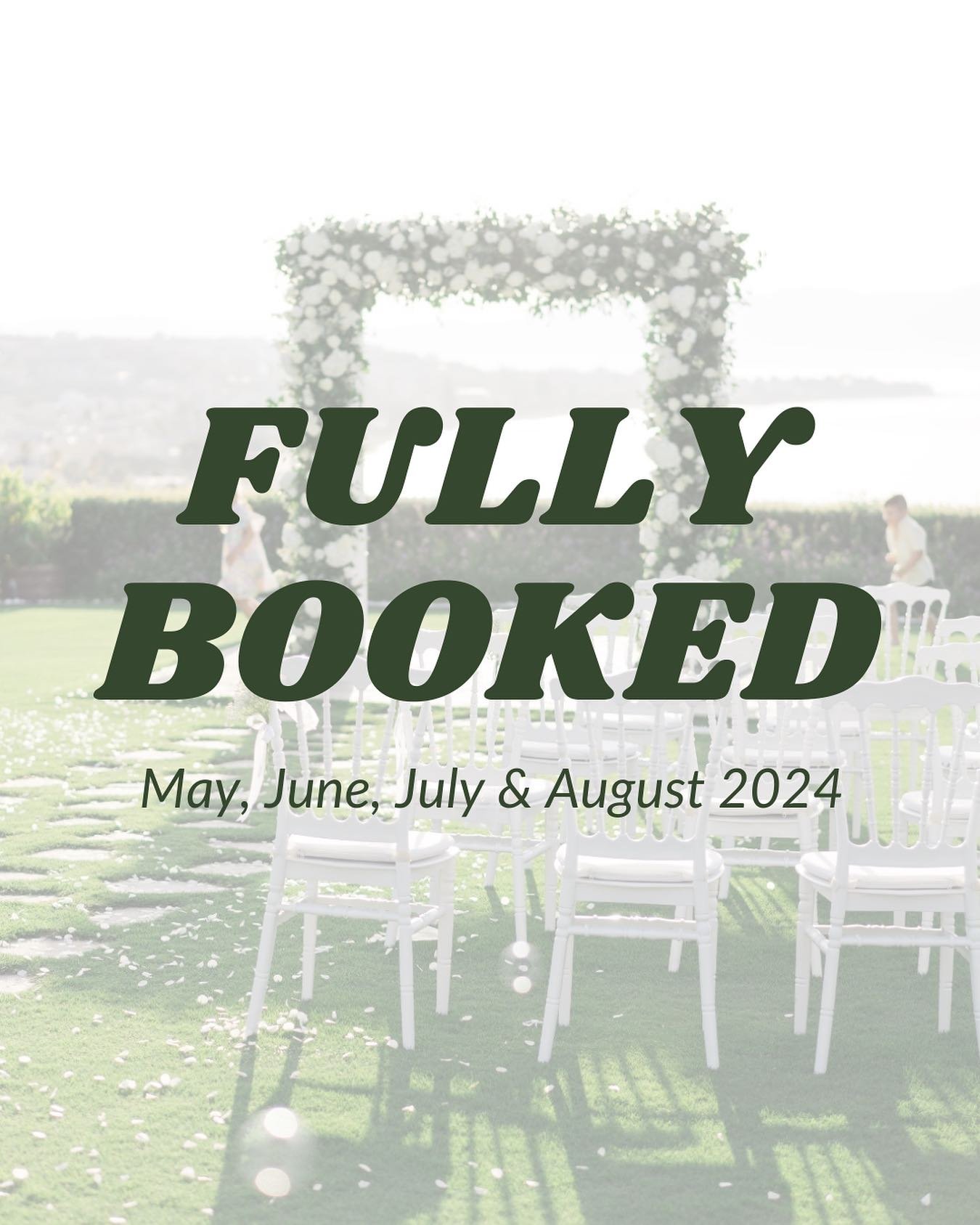 Dear parents, dear wedding planners,
We are happy to announce that we are 𝙛𝙪𝙡𝙡𝙮 𝙗𝙤𝙤𝙠𝙚𝙙 from May to August 2024. At the same time, we are sad that we cannot offer our services to some of you!
&bull;
Of course I will respond to your emails a