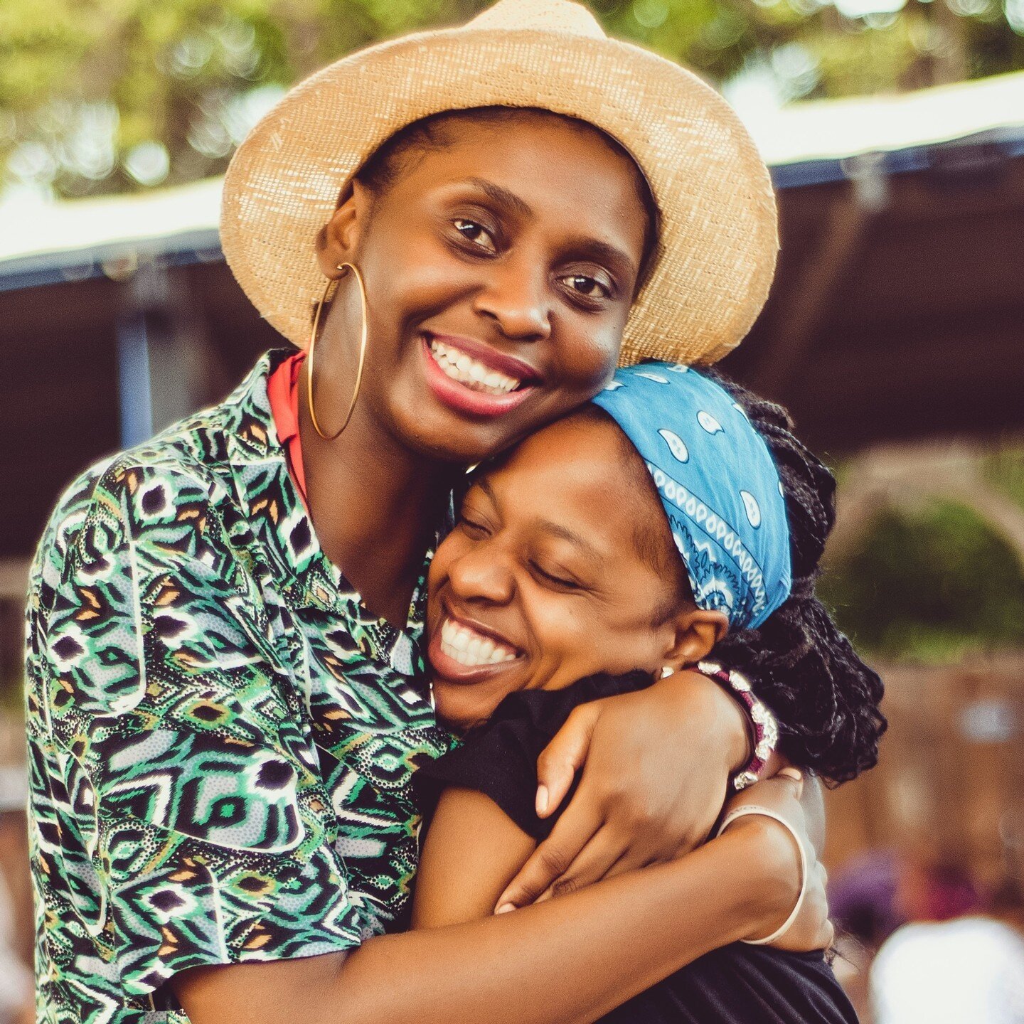 You can't wrap love in a box but you can wrap a person in a hug. Hug someone today! 🤗 #NationalHuggingDay⁠
⁠
⁠
⁠
⁠
⁠
⁠
⁠
#hugging #cuddles #affection #hug #nationalhugday #somuchlove #loveawayswins #feelloved #lovealways #lovethem #relationshipheali