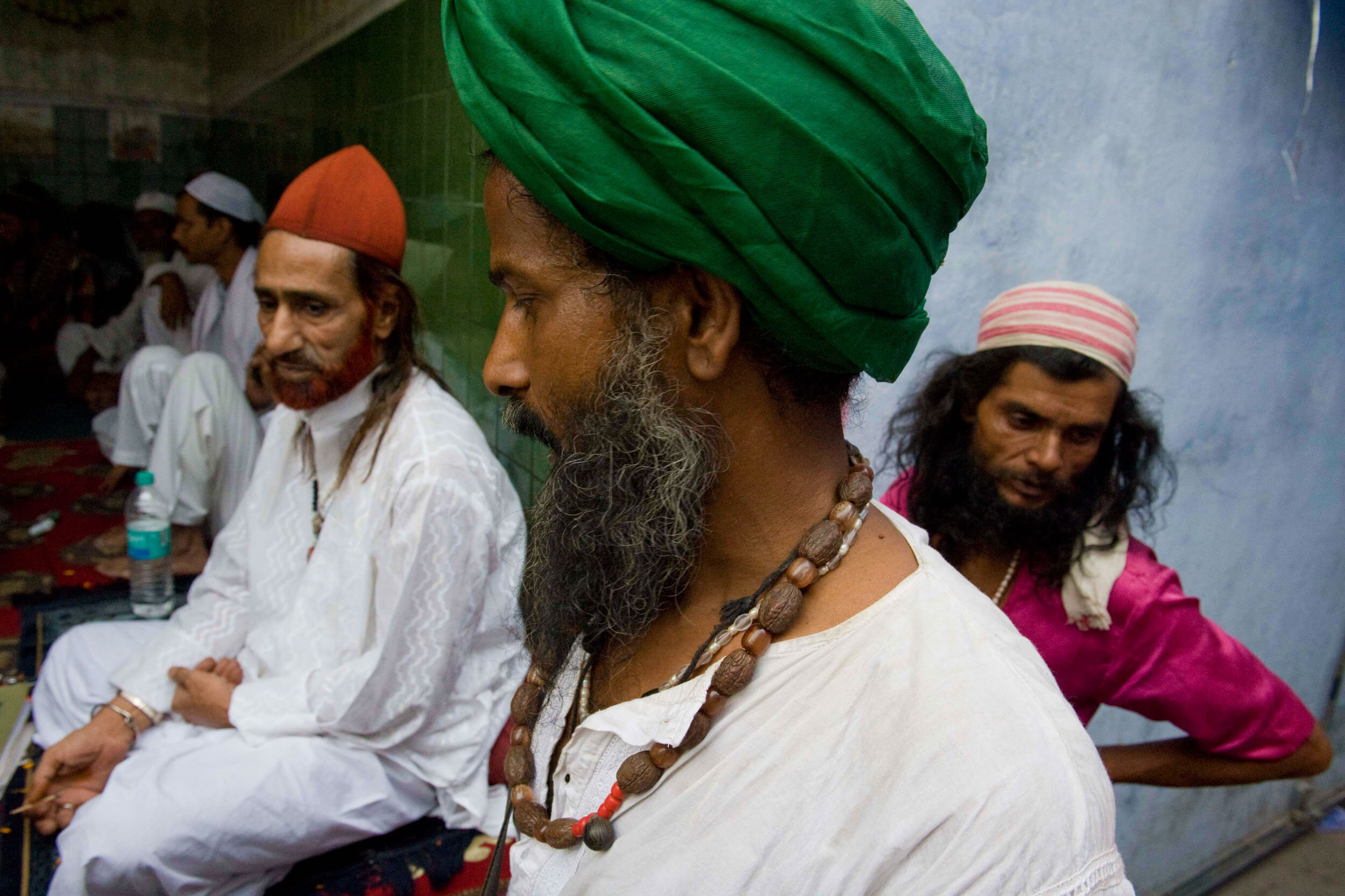  The  Pir , the  Baba  and the dervish, Shrine of Bakhtiyar Kaki, Delhi, May 31/2010.  