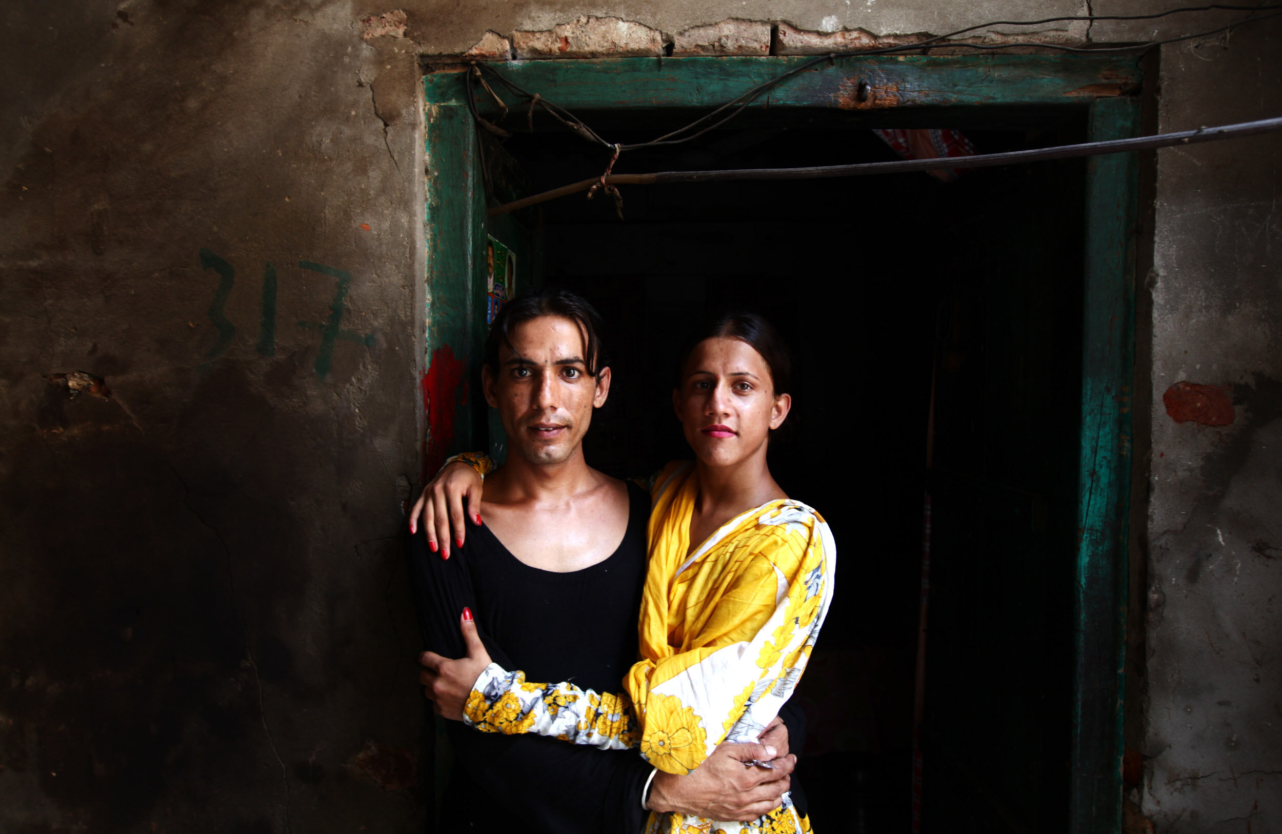   Khusras  at their  daira  (communal house), Lahore, July 07/2011.  