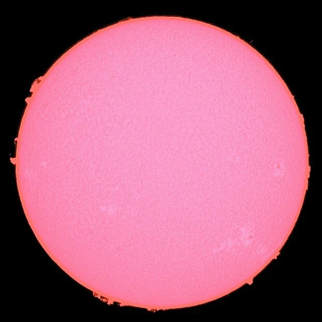 andyouandeye:
my professor took this picture of the sun a few days ago through his solar telescope