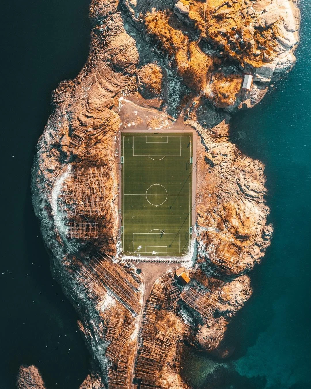 okanbc:Henningsvær - Norway