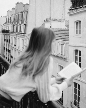 thelindaedit:

audreyrivetEnjoy 15% off your Daniel Wellington order with code. lindaedit