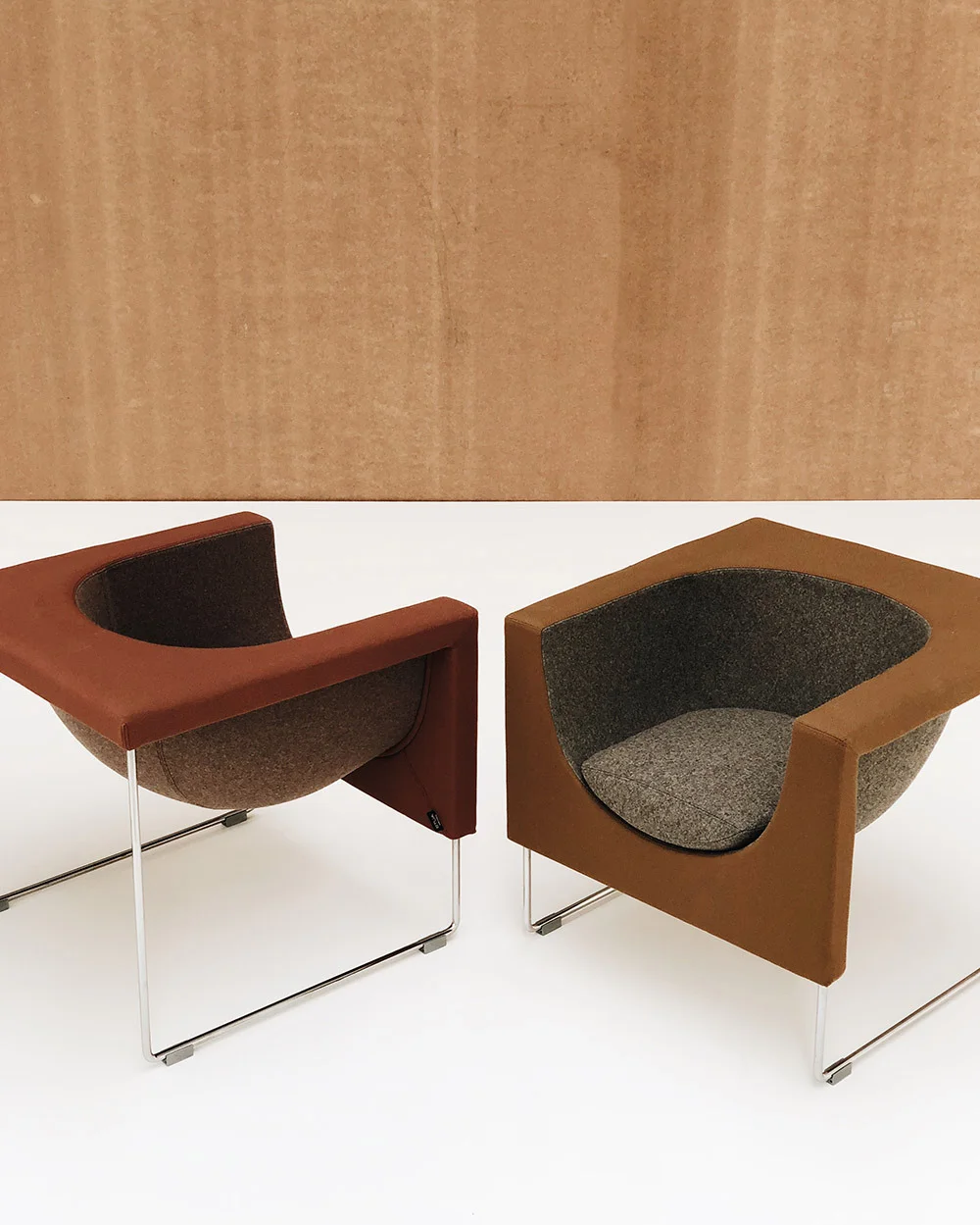 stua:

The new STUA 2019 collection is just around the corner, here you have a preview of some Nube armchairs.STUA: www.stua.com/design/nube