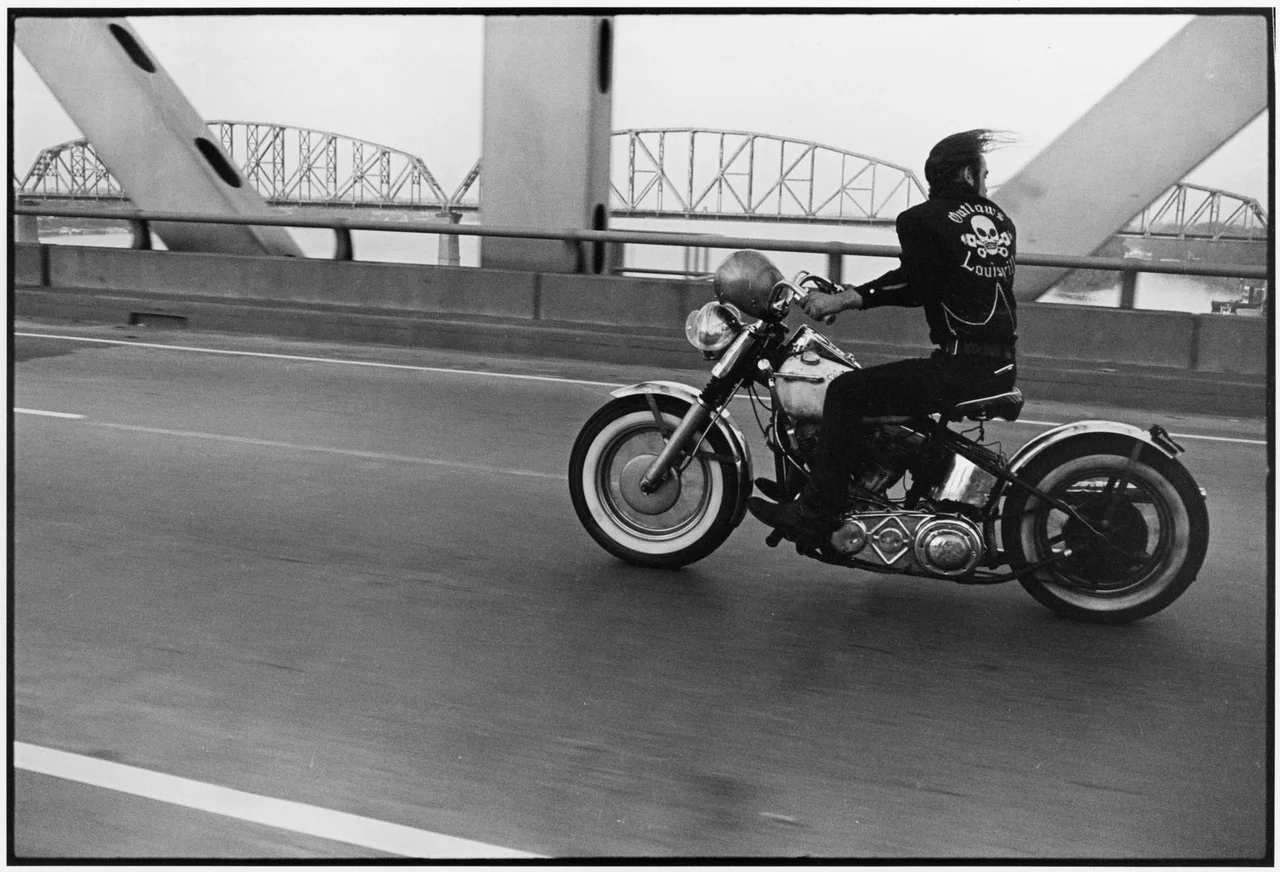 playburo:Danny Lyon