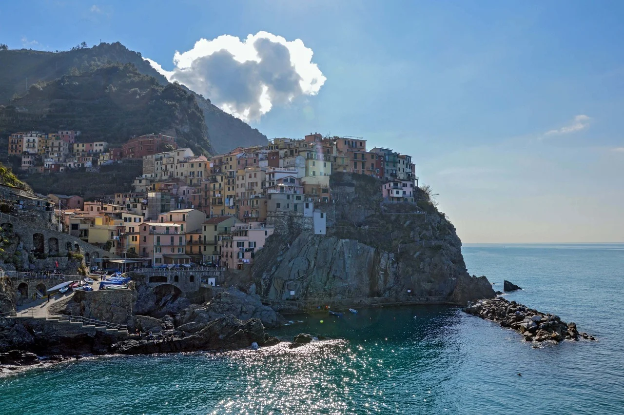 breathtakingdestinations:Manarola - Cinque Terre - Italy (by Giorgio Rodano) 