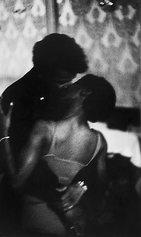 theniftyfifties:Couple kissing at a dance, Harlem, 1950s.  Photo by Jay Maisel.