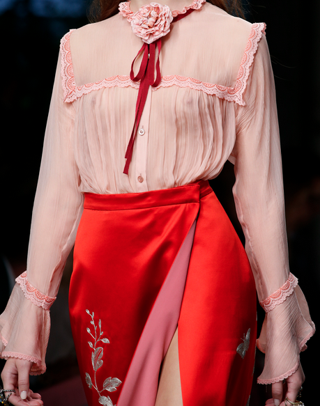 thesaddestgirlinlosangeles:

Gucci ss16