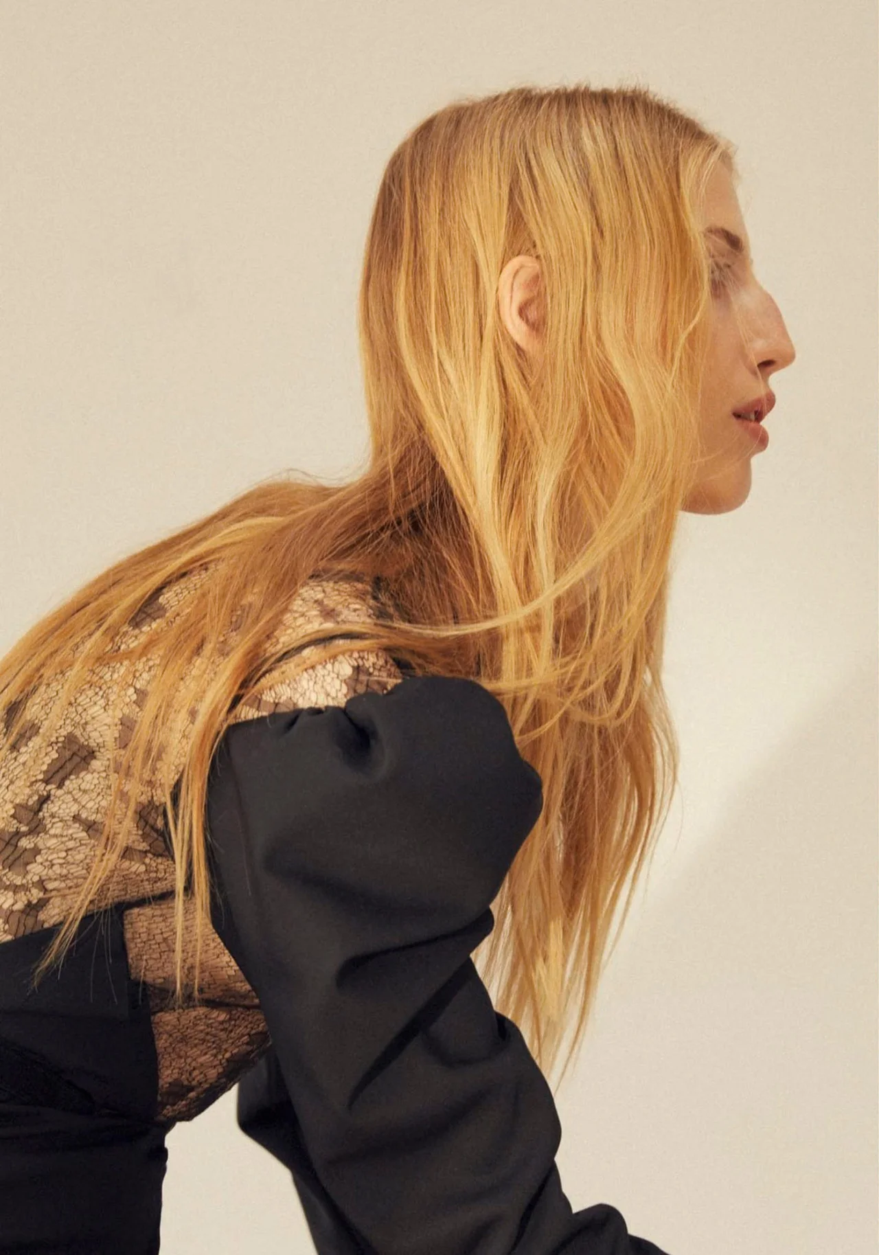 athingcalledbliss:

Chiara Mazzoleni by Camilla Armbrust for

Glamour UK January 2017