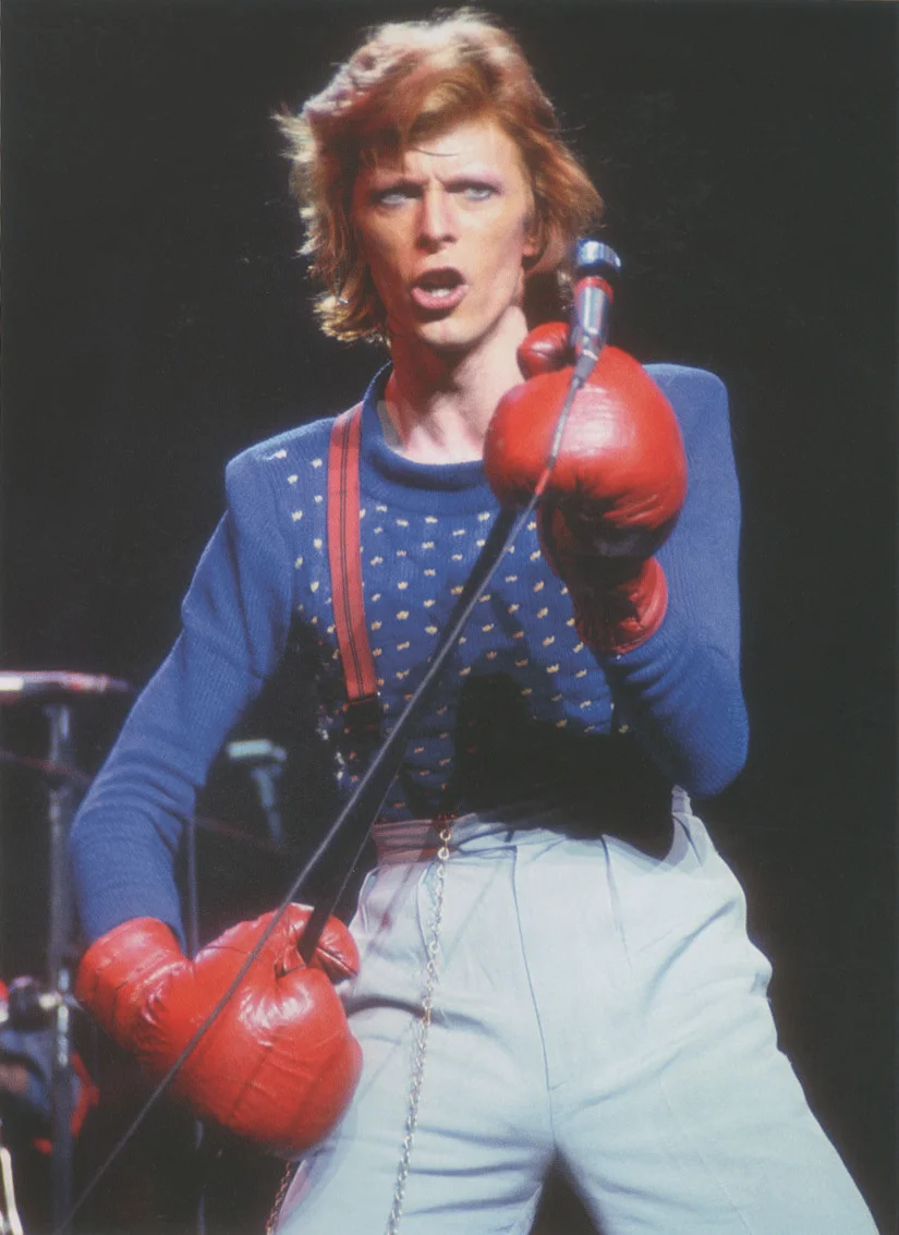 marcjacobs:

A knockout shot of Bowie channeling Marc Jacobs Spring ‘16 from ‘Rock Seen’ by Bob Gruen, available at Bookmarc