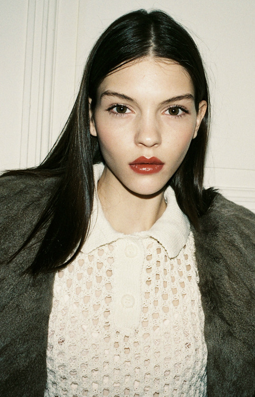 virare:

Kate Bogucharskaia by Alex Burnet