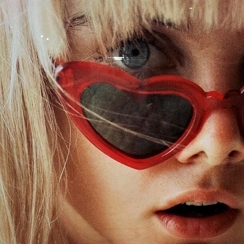 meganmonroes:

Sue Lyon by Bert Stern in 1960.